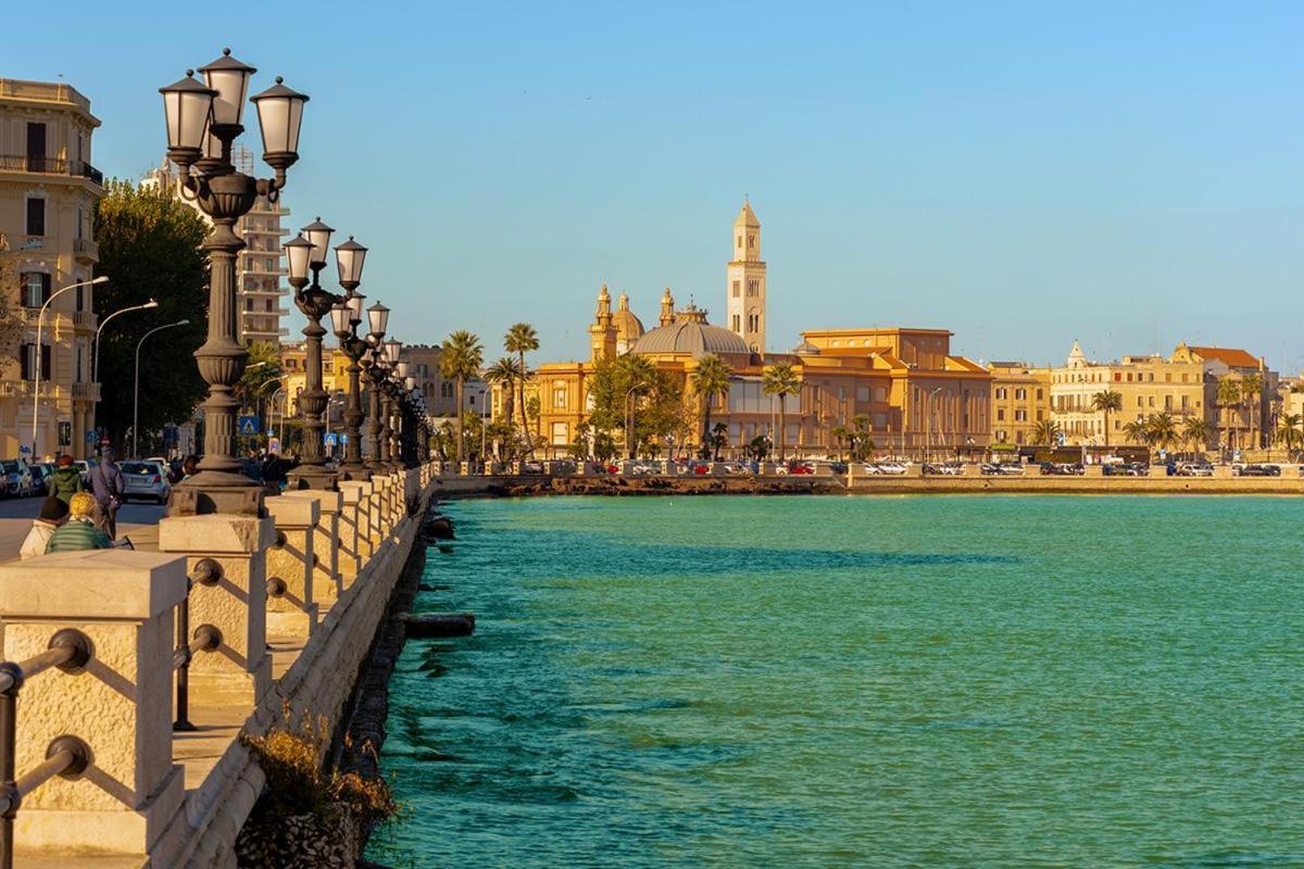 La Dimora Di Dominique Apartment Bari Bagian luar foto
