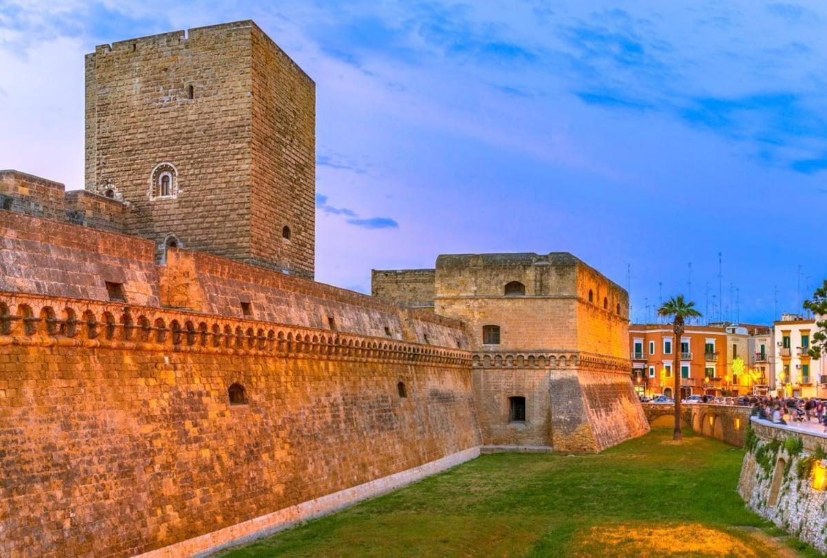 La Dimora Di Dominique Apartment Bari Bagian luar foto