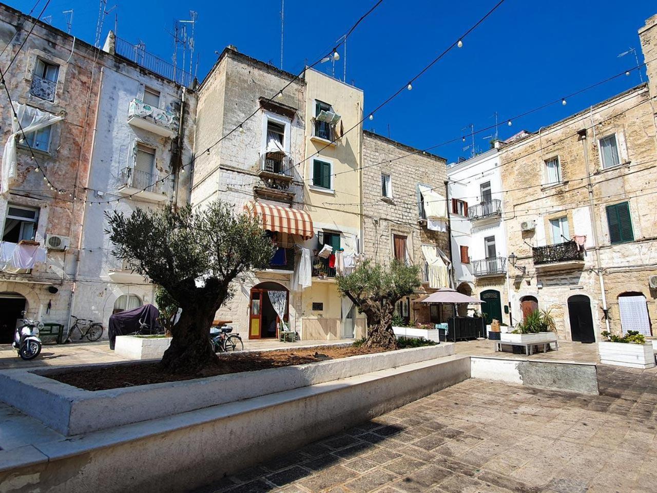 La Dimora Di Dominique Apartment Bari Bagian luar foto