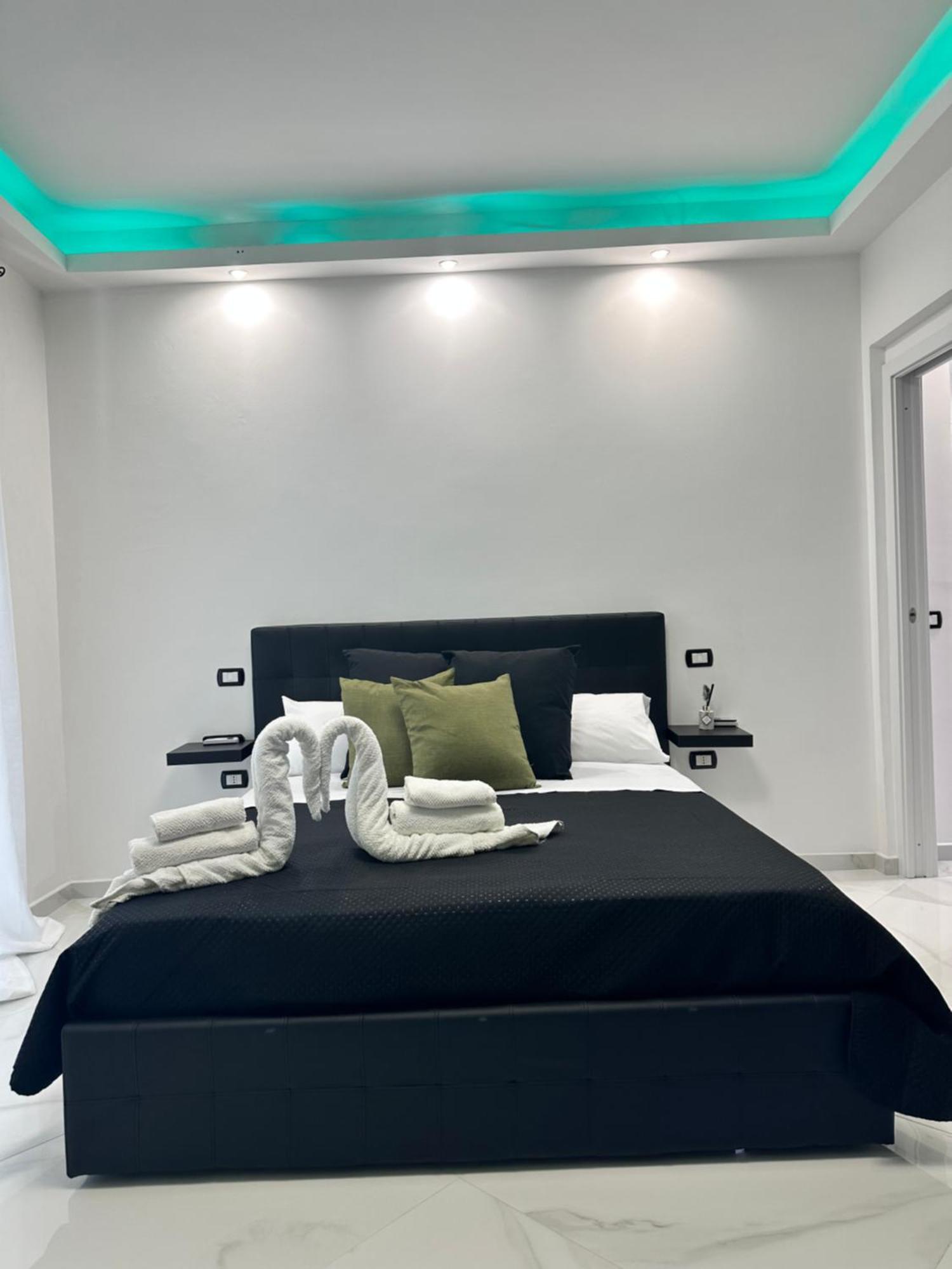 La Dimora Di Dominique Apartment Bari Bagian luar foto
